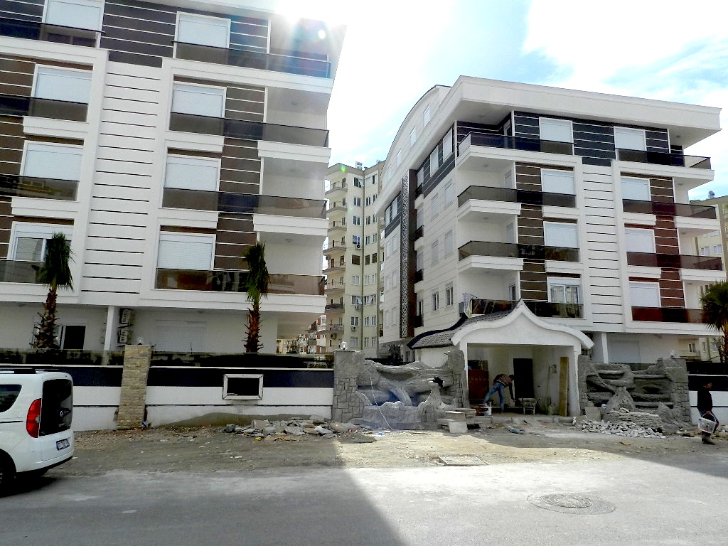 شقة سكنية حديثة البناء للبيع في كونيالتي 2